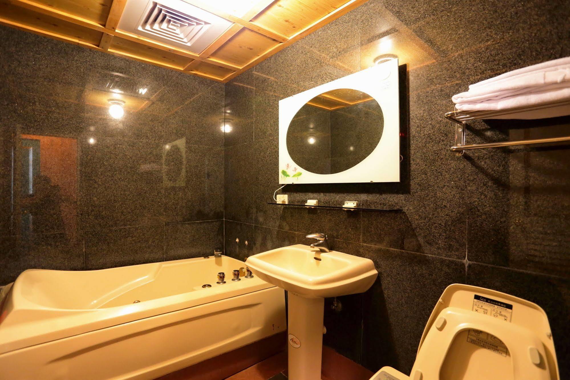 Kingtaiwan Hotel Lugu Exterior photo